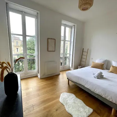 Superbe Neuf - Place Pey Berland * Bordeaux
